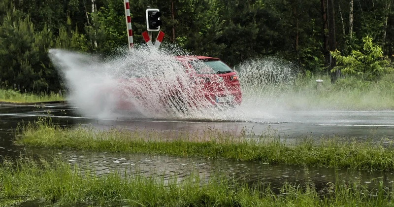 L'aquaplaning : quand l'eau gagne la bataille